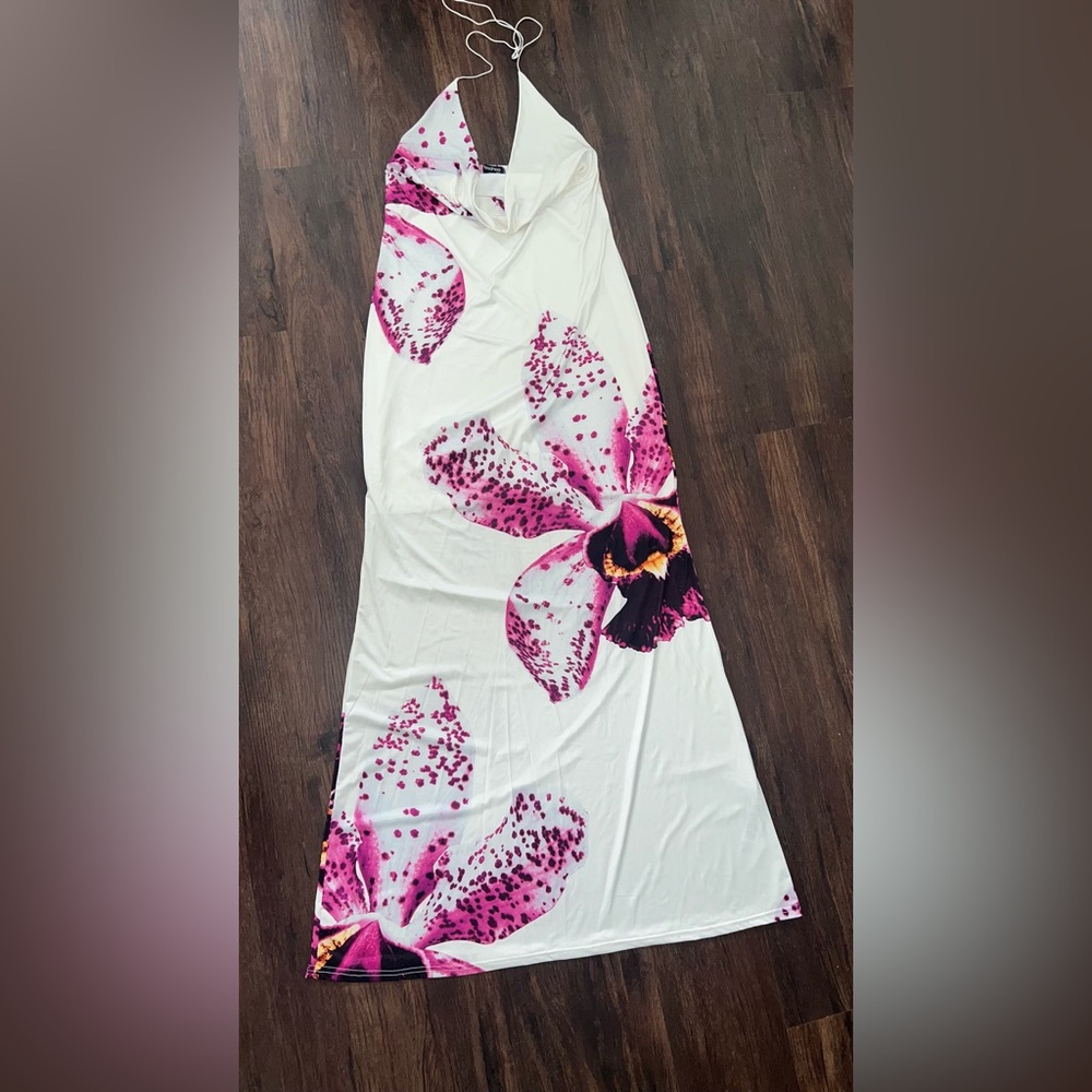 Boohoo White and Pink Orchid Backless Dress